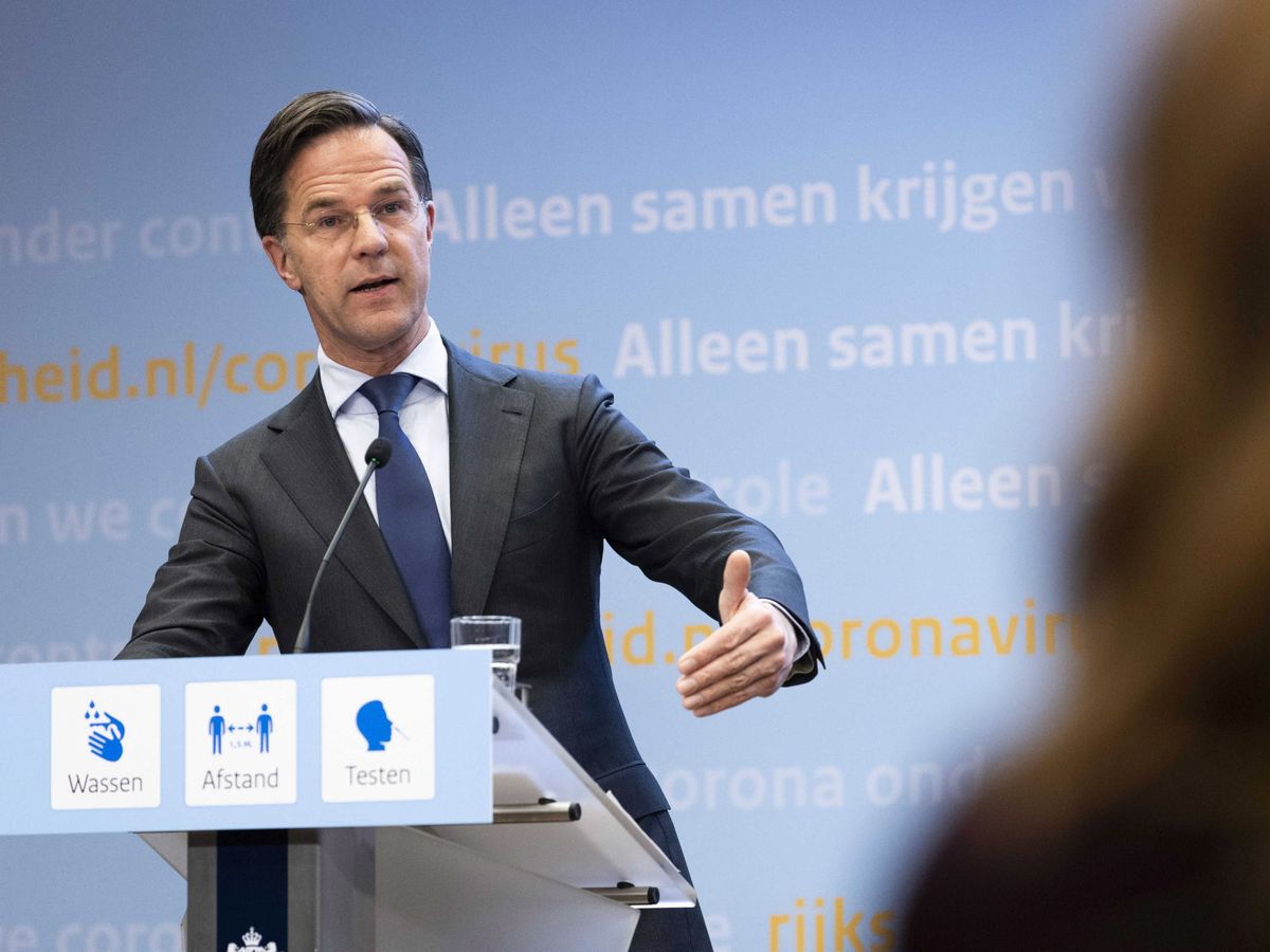 Foto: El primer ministro en funciones neerlandés, Mark Rutte, anuncia la desescalada. (EFE)
