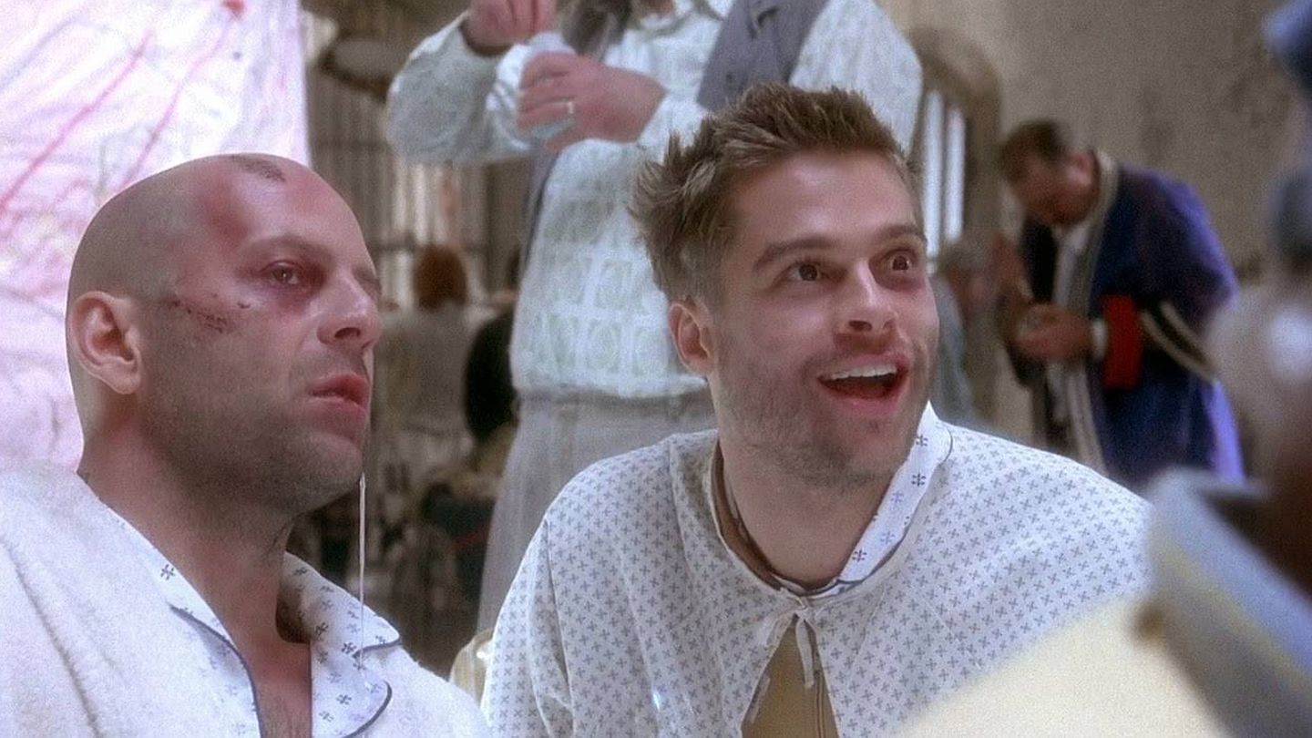 Bruce Willis y Brad Pitt en '12 monos'.