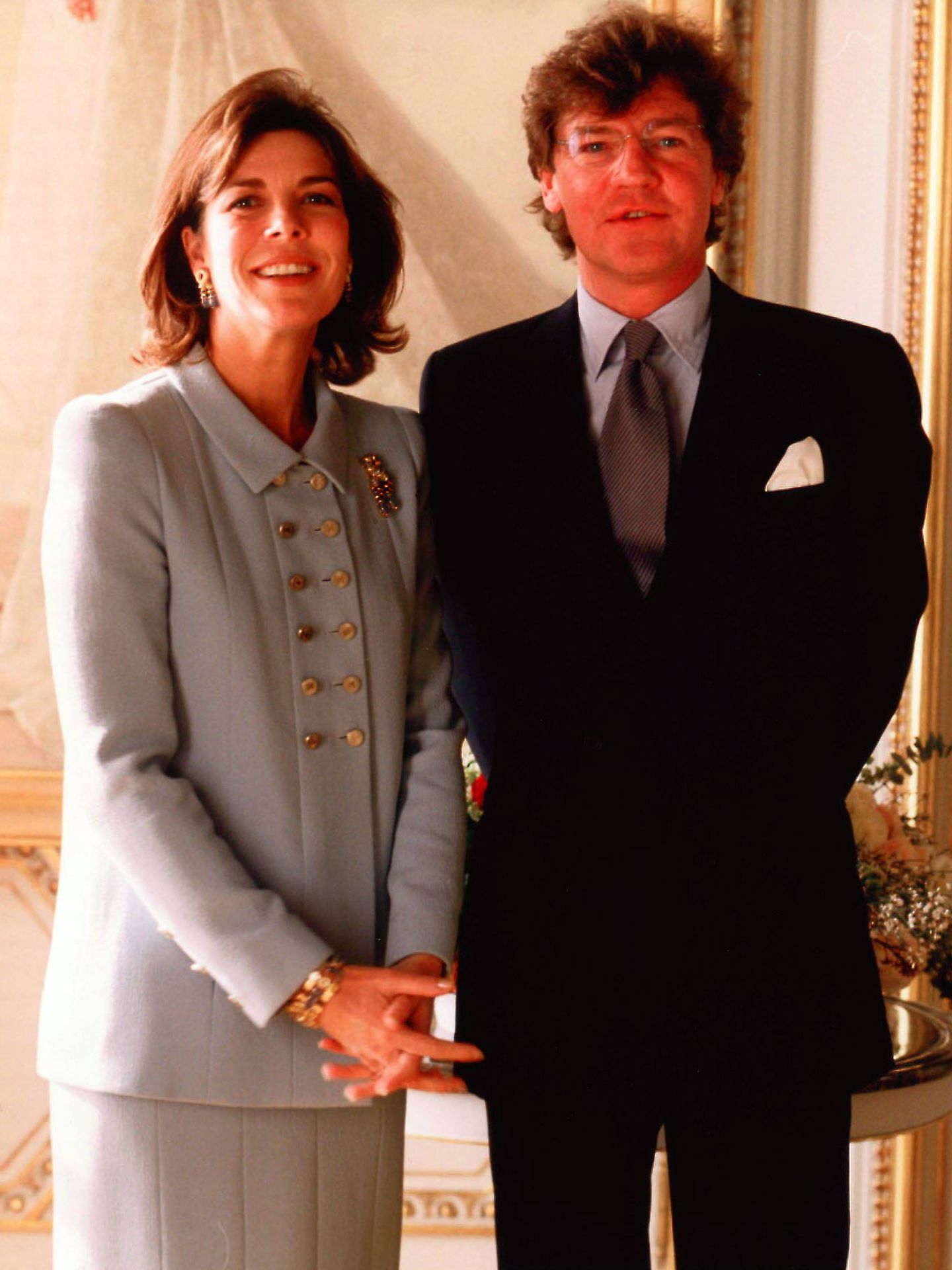 Carolina de Mónaco y Ernesto de Hannover, el día de su boda. (AP/Fritz Schulenburg)