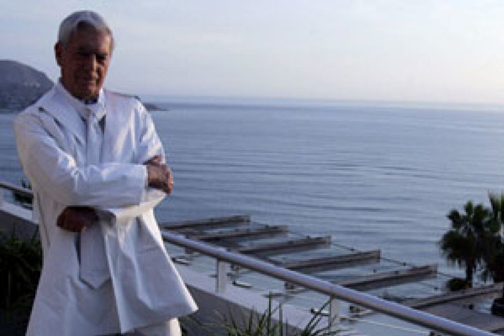 Foto: Vargas Llosa en la Buchinger
