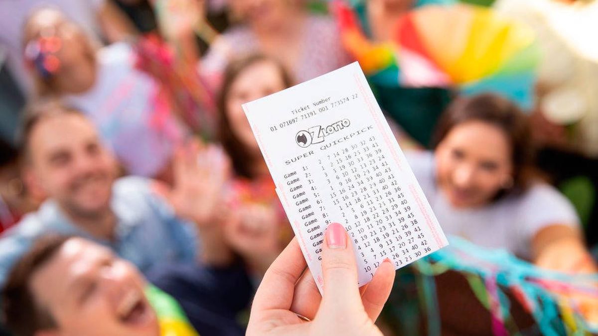 Un grupo de amigos se hace millonario con la lotería después de años intentándolo