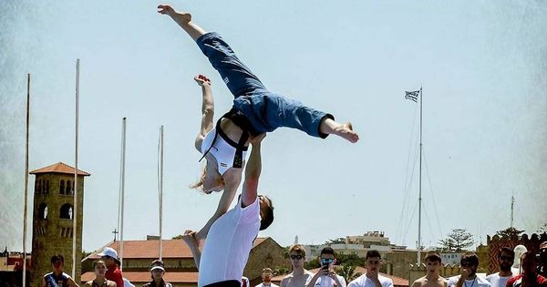 Foto: Eirim y Aitor durante uno de sus ejercicios. (Foto: Sandra Gardini/Yidam)