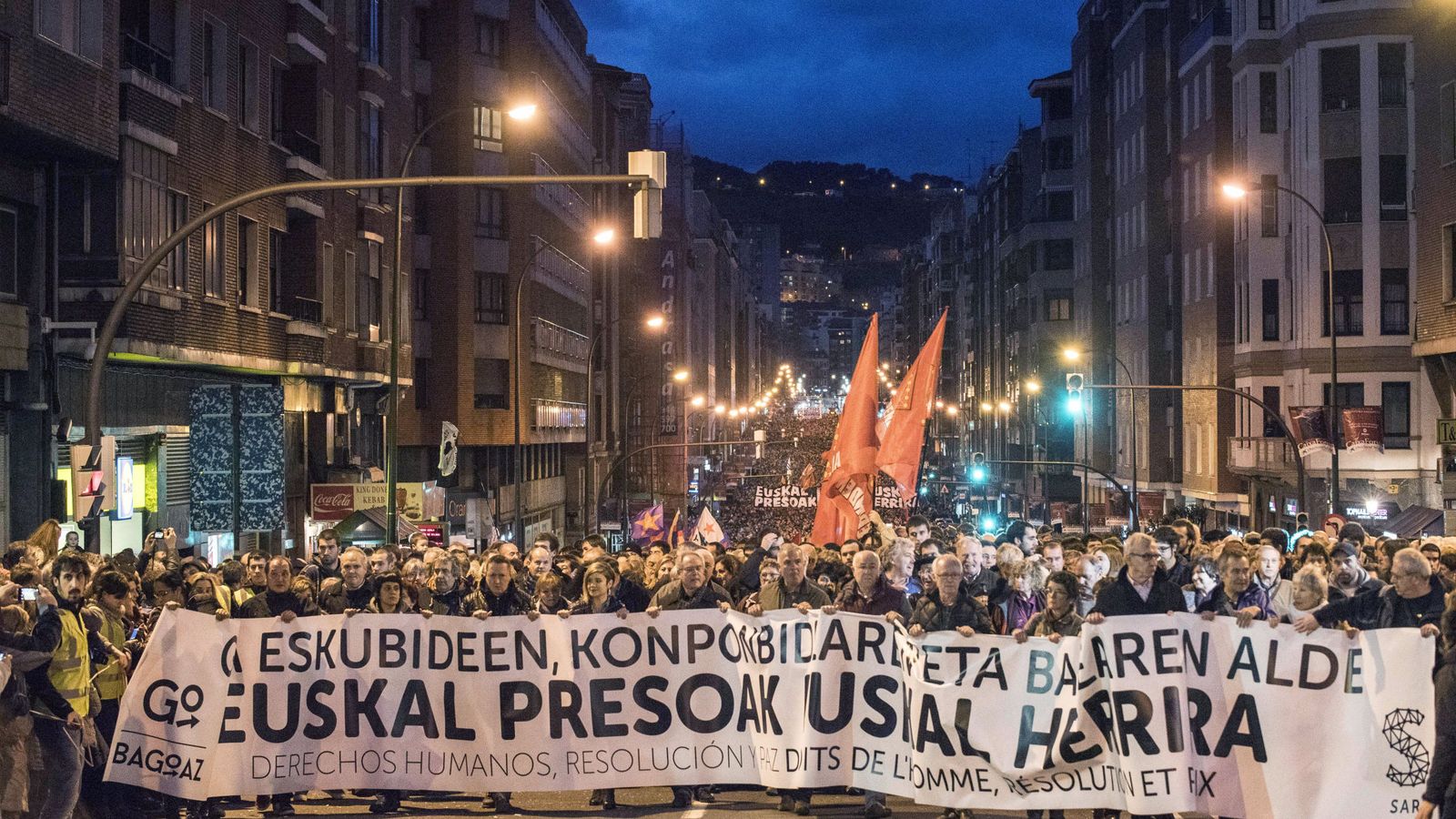 Foto: Manifestación a favor del acercamiento de presos en Bilbao, en enero. (EFE)