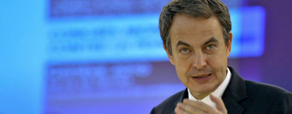 Foto: Zapatero aplazó la ley antiblindajes para no coincidir con el pulso de Sacyr y Repsol