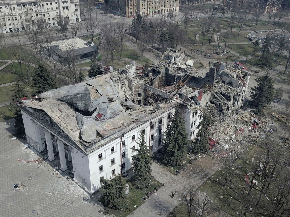 Foto: El teatro destruido de Mariúpol. (Reuters/ Pavel Klimov)