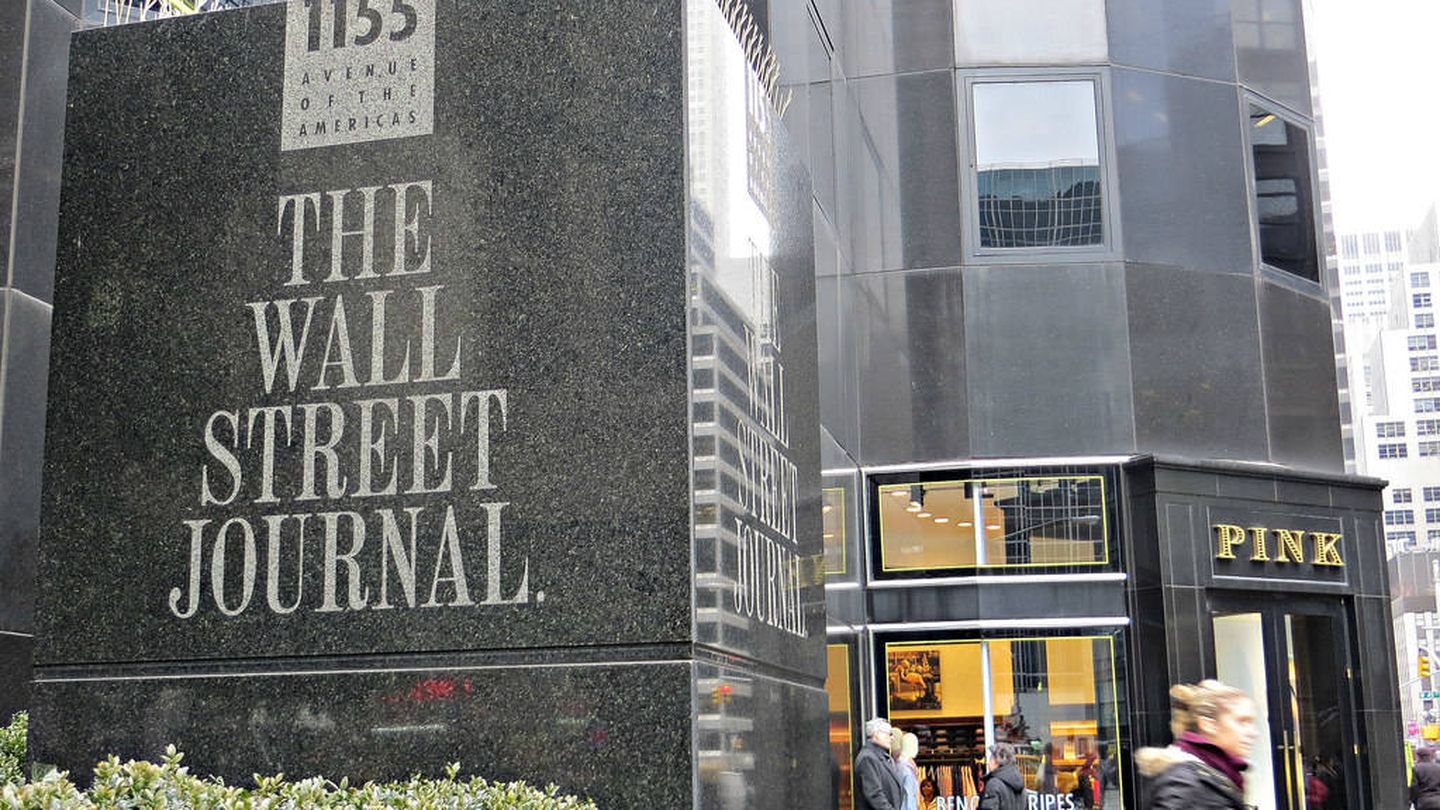 Entrada a la sede de 'The Wall Street Journal' en Nueva York. (Reuters)