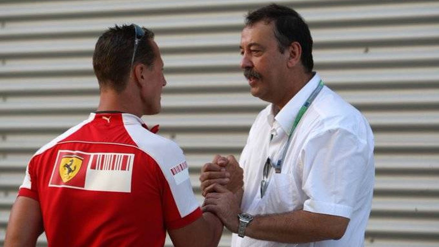Michael Schumacher con Villadelprat. (@JVilladelpratF1)