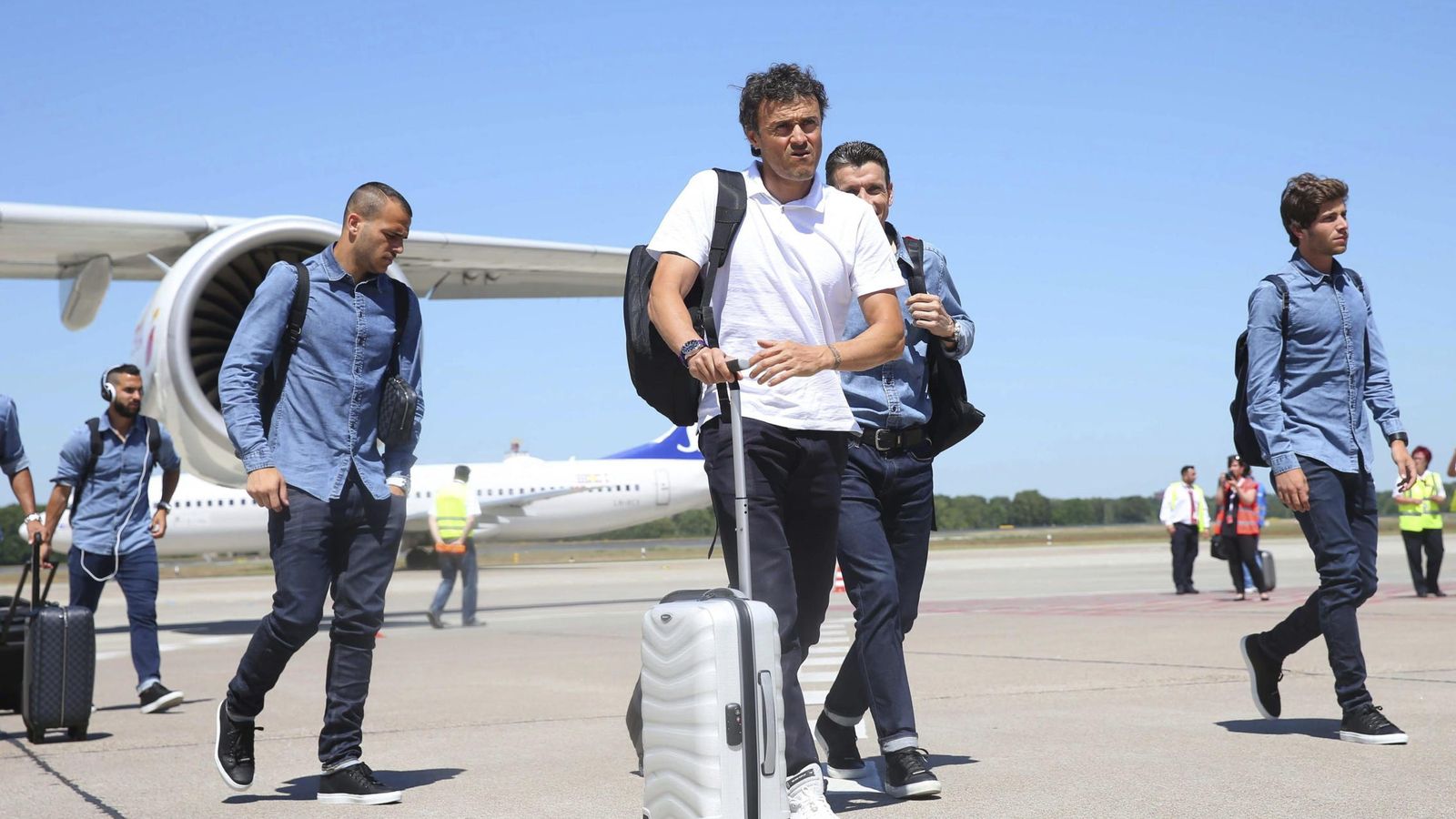 Foto: Luis Enrique, a la llegada del Barça a Berlín (EFE)