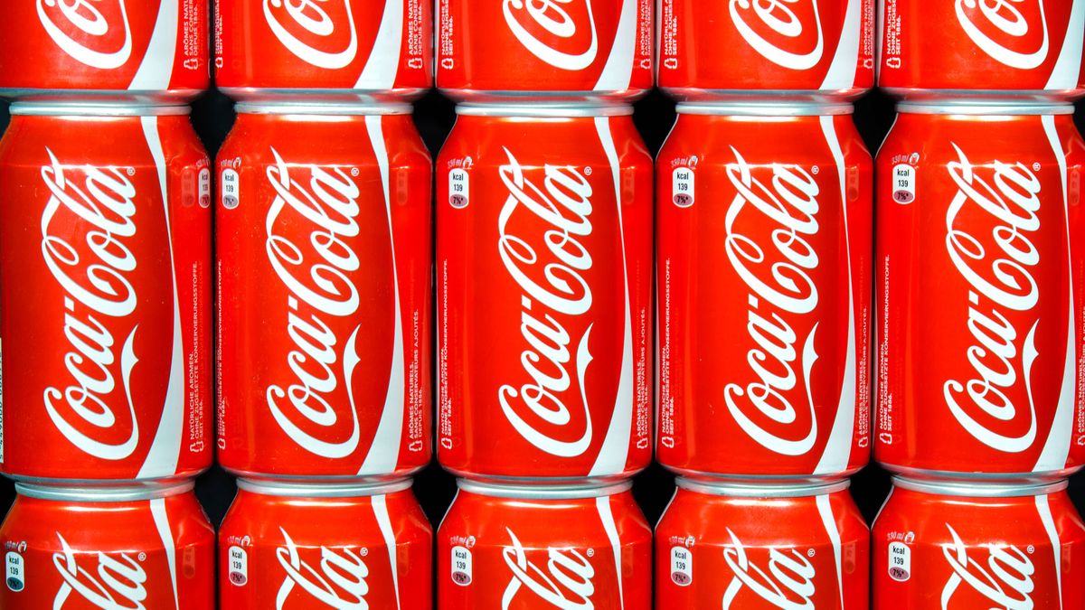 Coca Cola se desploma en bolsa: los ingresos se reducen y no dan señales de mejorar