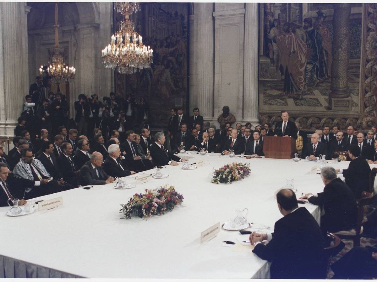 Foto: Conferencia de paz en 1991, Madrid.