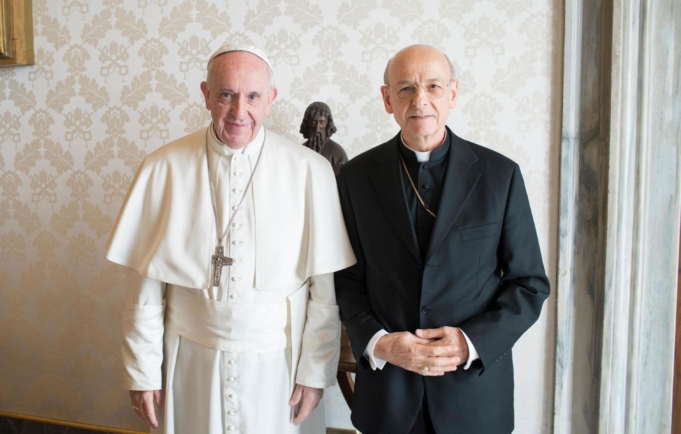 El papa Francisco y el prelado del Opus Dei, Fernando Ocáriz Braña. (EFE)
