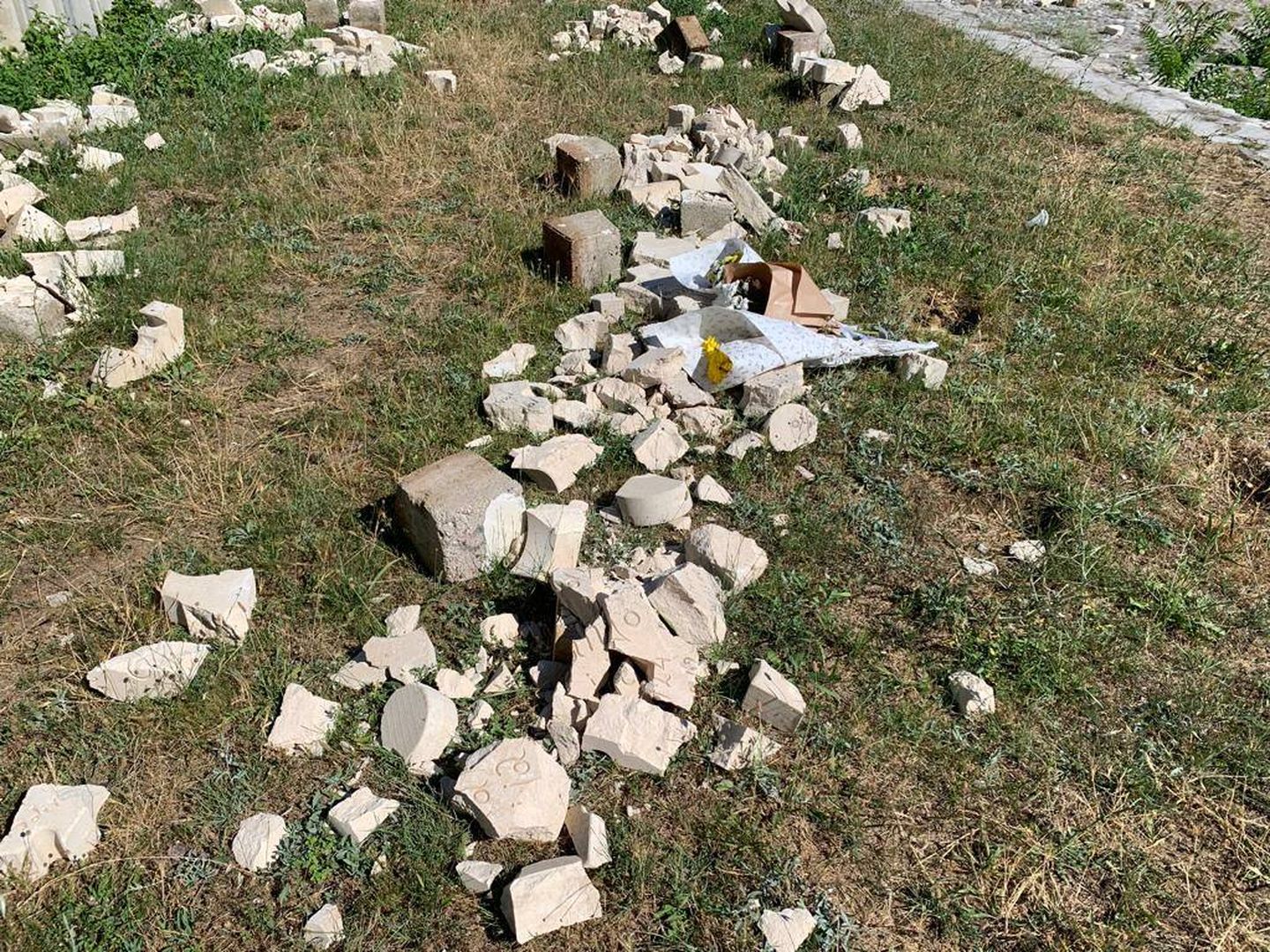Cementerio partisano de Mostar tras ser atacado. (Nacho Alarcón)