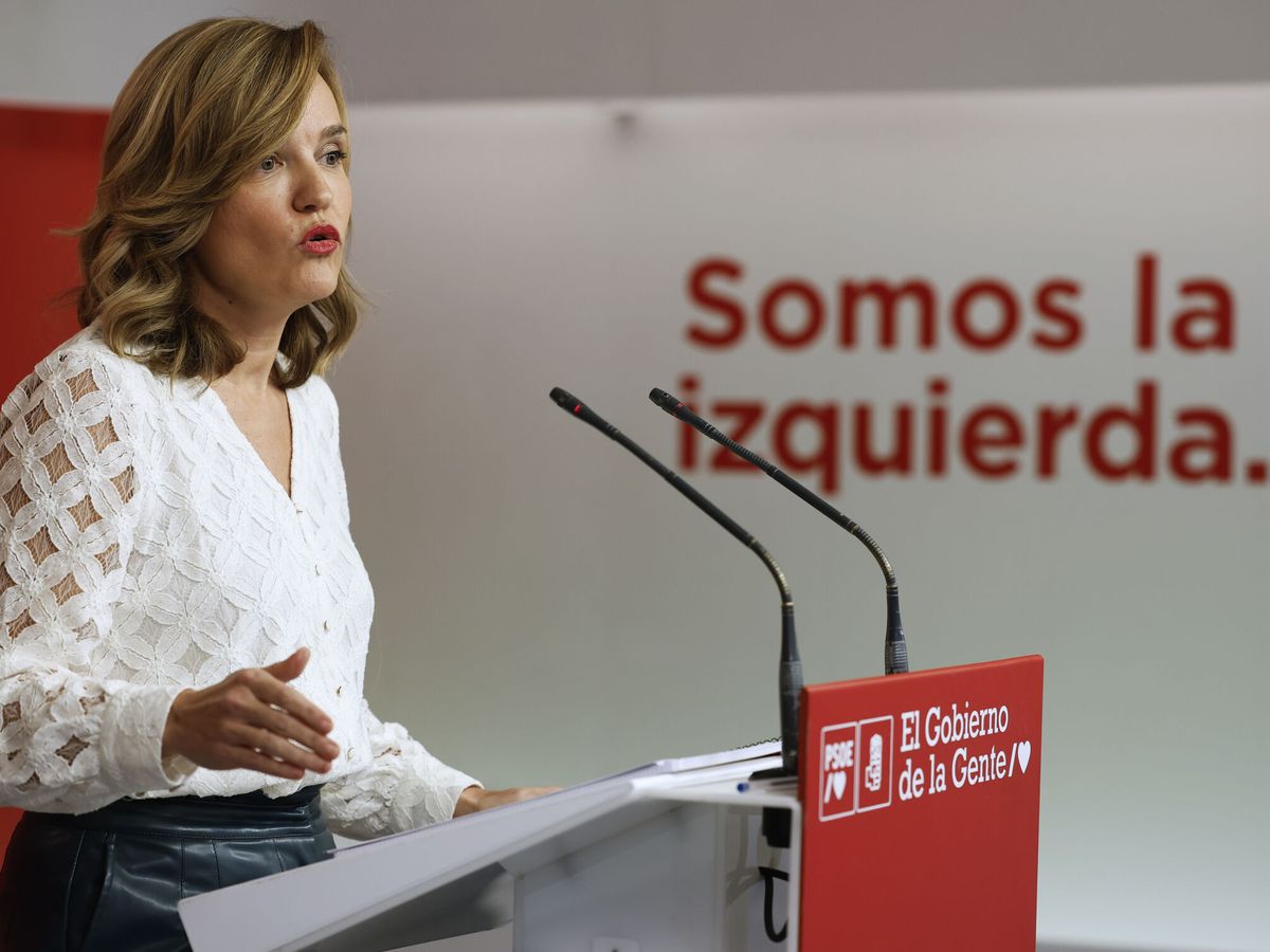 Foto: La portavoz de la Comisión Ejecutiva del PSOE, Pilar Alegría, ofrece una rueda de prensa en la sede federal de su partido en la calle de Ferraz en Madrid este lunes. (EFE/Chema Moya)
