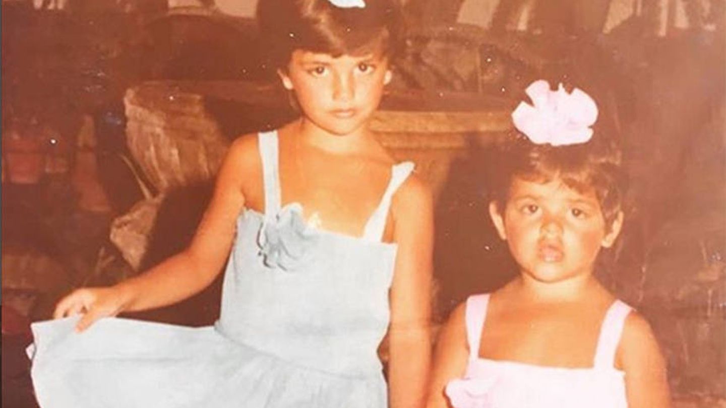 Mónica Cruz y su hermana Penélope en una imagen de Instagram.