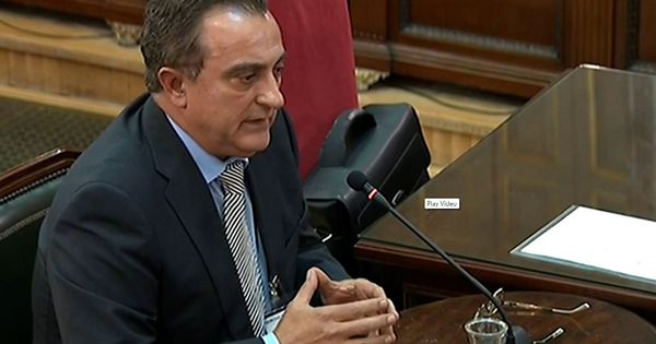 Foto: Captura de la señal del Tribunal Supremo con la intervención del comisario de los Mossos D'Esquadra Manel Castellvi. (EFE)