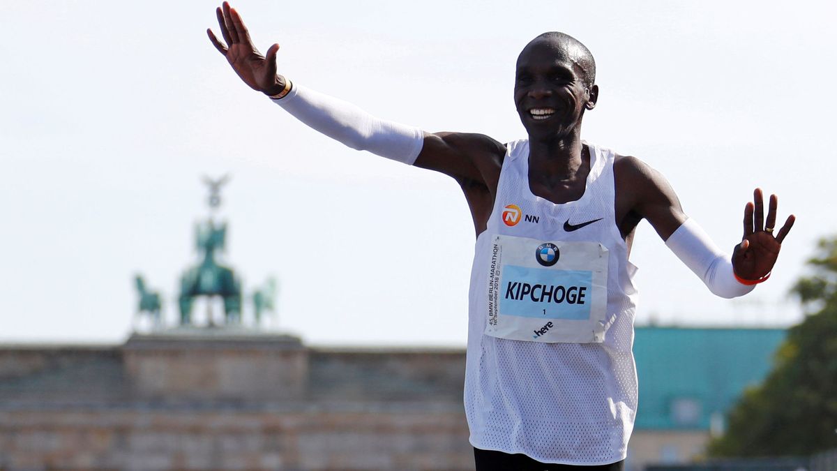 Nuevo récord del mundo de maratón: Kipchoge rebaja a 2h.01:39 en Berlín