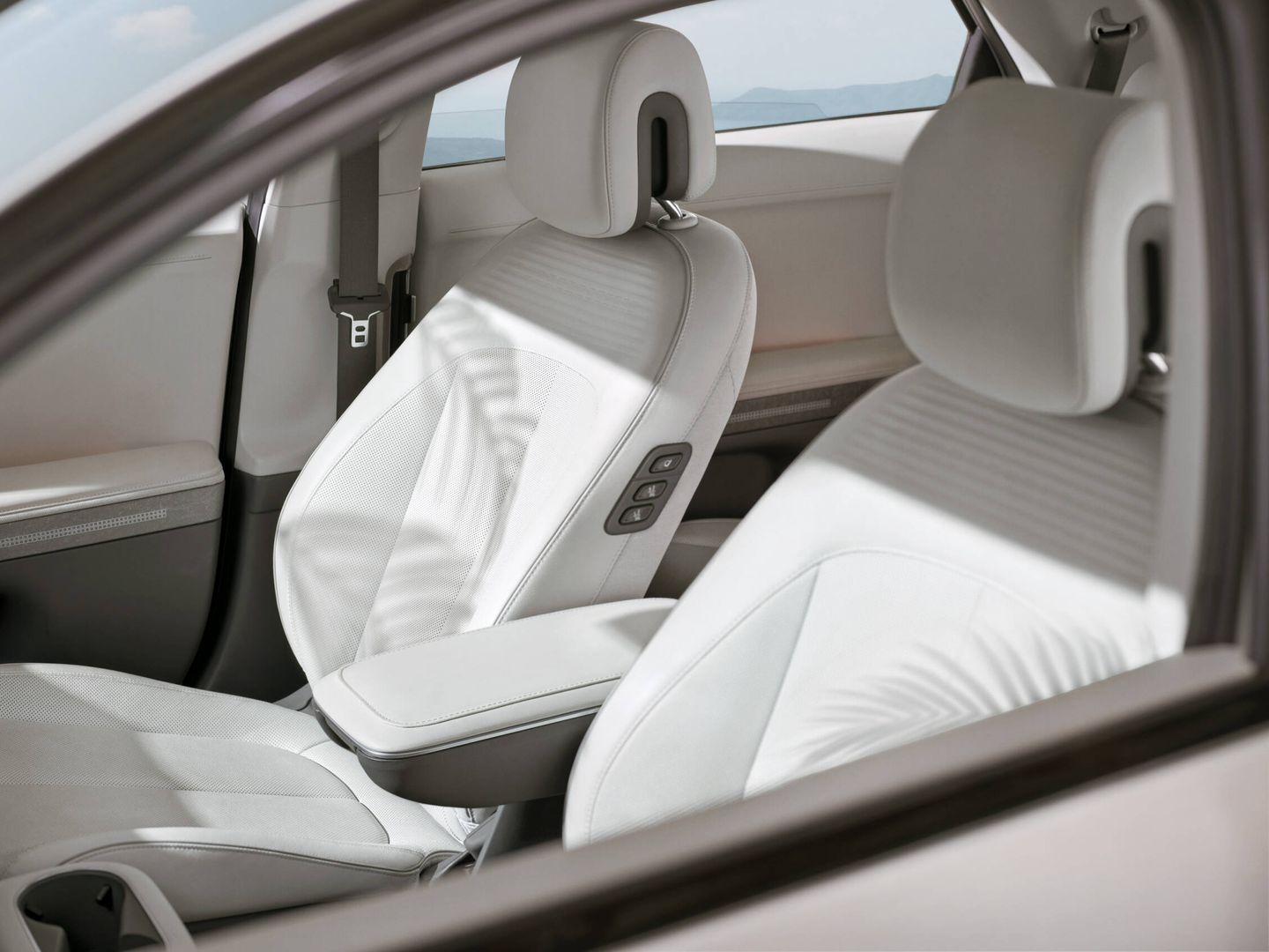 Los asientos son muy cómodos y sujetan bien. Contribuyen al alto nivel de confort del coche.
