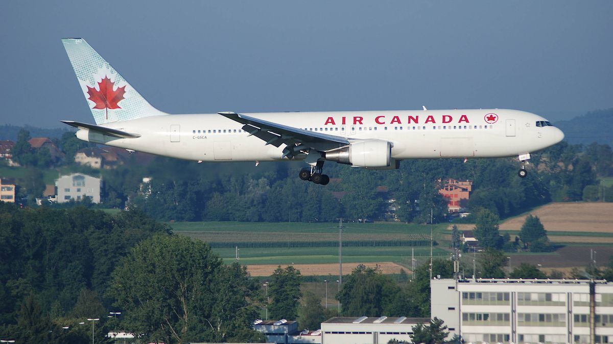 Aterrizaje con el motor y el tren dañados: a qué se enfrentaban los pilotos de Air Canada