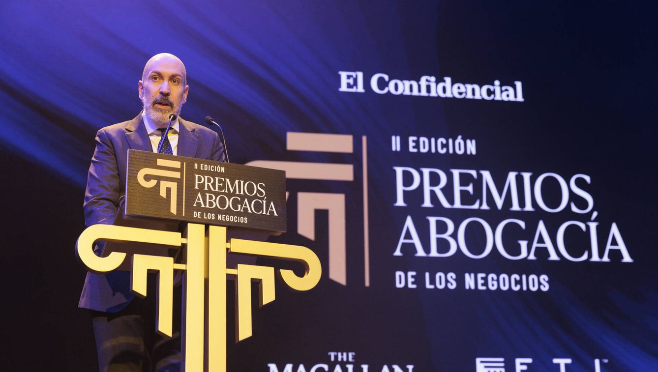 El director de El Confidencial, Nacho Cardero, durante su discurso de bienvenida. 