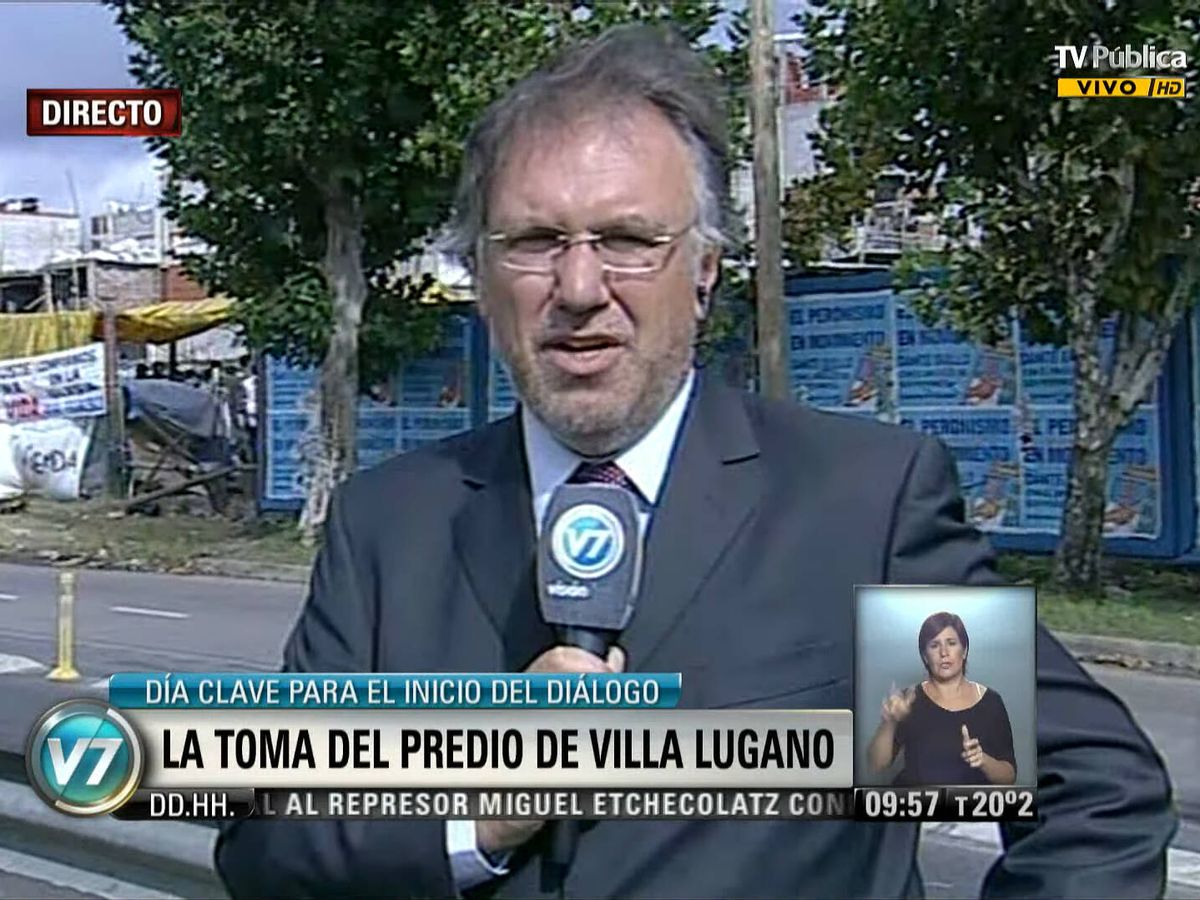 Foto: Ariel Lima Feijoo, en una de las conexiones con el informativo. (TV Pública)