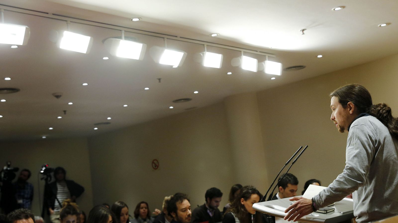 Foto: Pablo Iglesias durante la rueda de prensa celebrada tras su reunión con Pedro Sánchez. (EFE)
