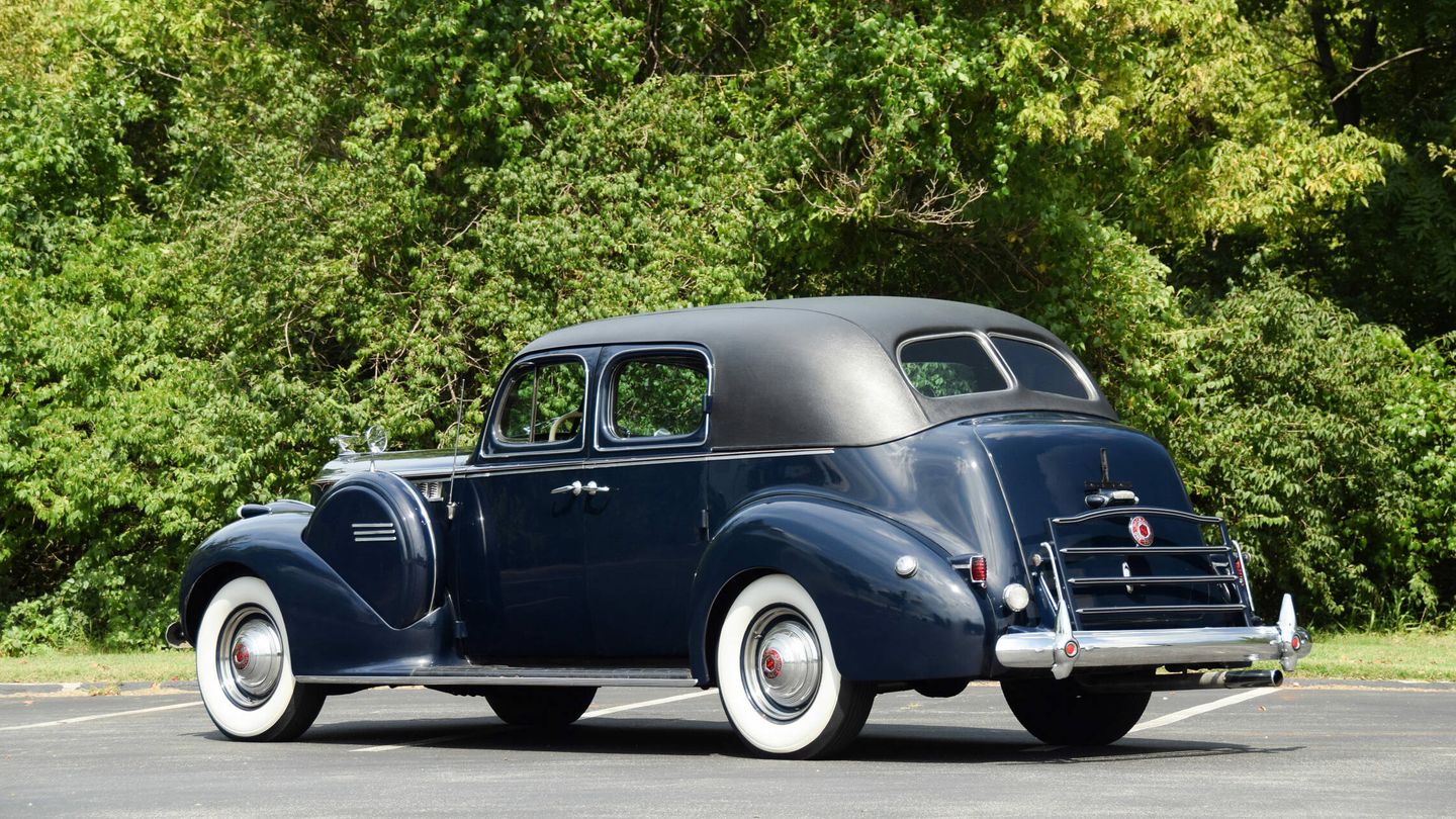 Packard fue una marca estadounidense que produjo coches de lujo entre 1899 y 1958.
