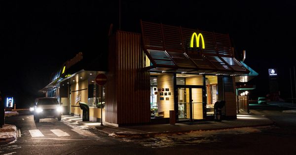 Foto: El joven volvió al McDonalds, donde le estaba esperando la policía