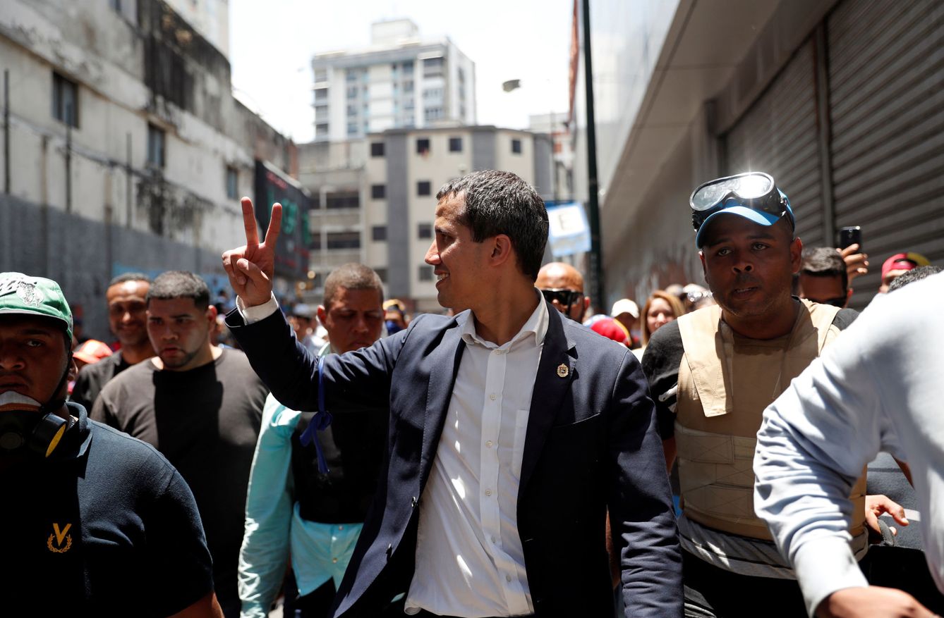 Juan Guaidó, en la marcha. (Reuters)