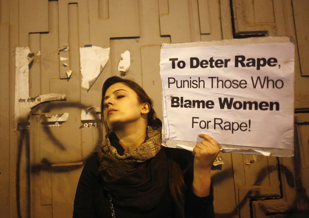 Foto: Una manifestante, en el aniversario de una brutal violación en Delhi. (Reuters)