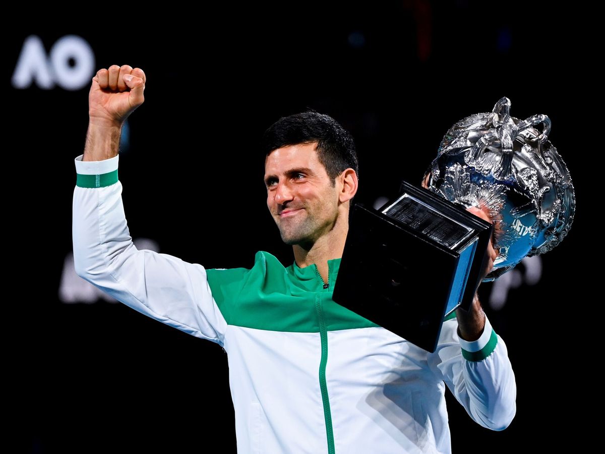 Foto: Djokovic celebra el Open de Australia de 2021. (EFE/Dave Hunt)