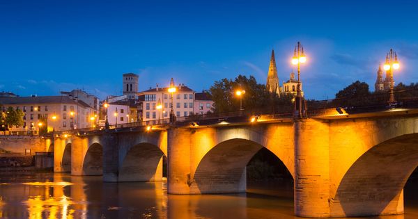 Foto: Puente sobre el río Ebro en la ciudad de Logroño. (iStock)