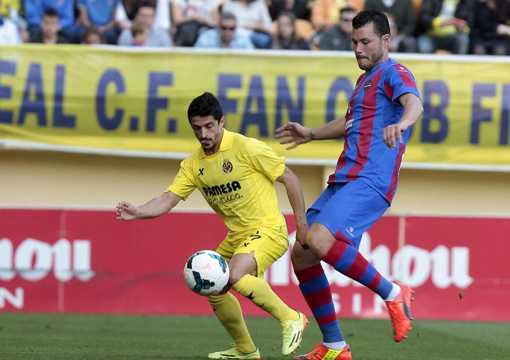 Foto: El Levante sucumbió en Villarreal en una acción a balón parado.