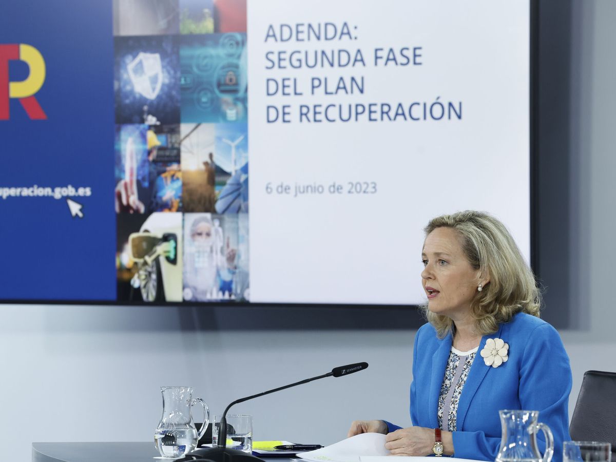 Foto: La vicepresidenta económica, Nadia Calviño, tras el Consejo de Ministros. (EFE)