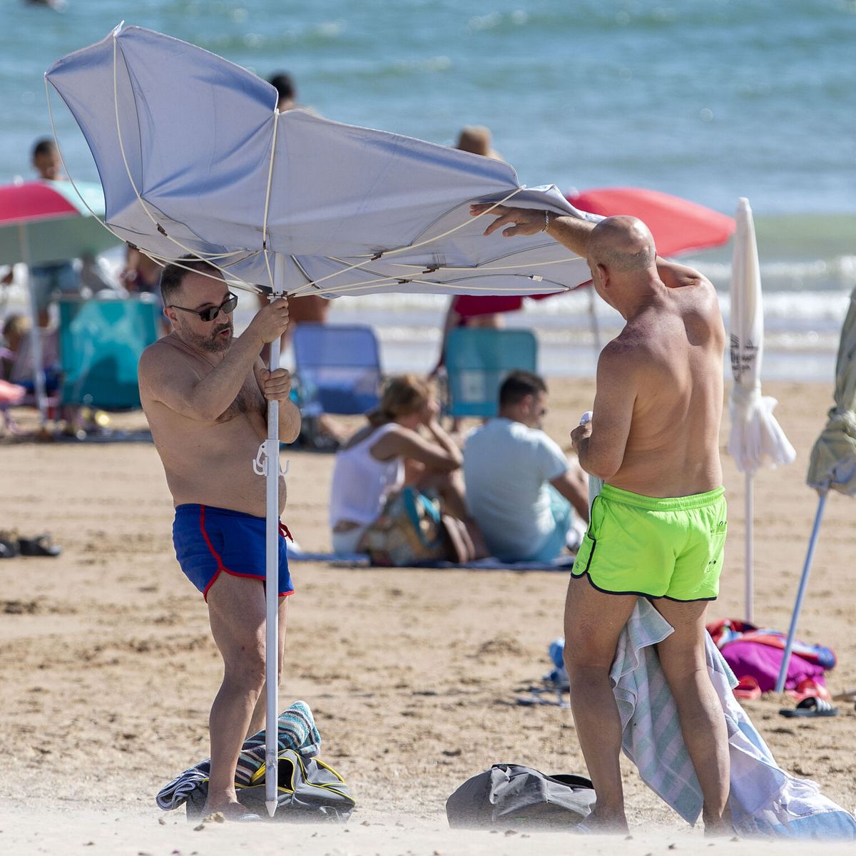 La solución perfecta para se te vuele la sombrilla en la playa