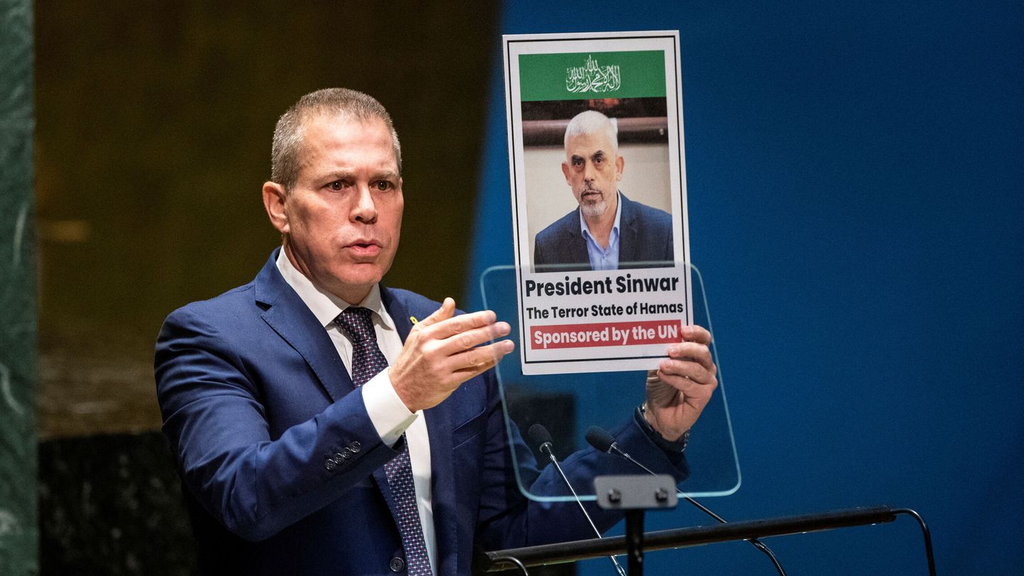 Israel's Ambassador to the United Nations Gilad Erdan holds a picture of Palestinian Islamist group Hamas' leader in Gaza Yahya Sinwar, as he addresses delegates during the United Nations General Assembly before voting on a draft resolution that would recognize the Palestinians as qualified to become a full U.N. member, in New York City, U.S. May 10, 2024. REUTERS Eduardo Munoz