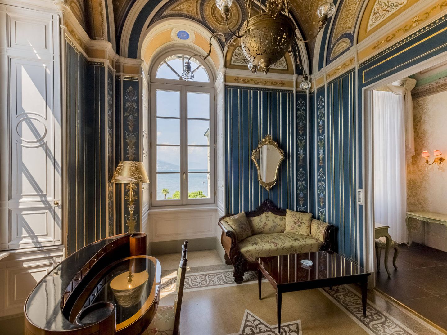 Así es el despacho de la suite del Gran Hotel Villa Serbelloni. (Cortesía)