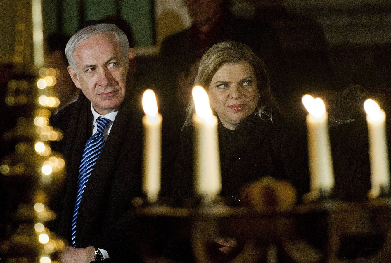 Foto: El primer ministro israelí, Benjamin Netanyahu, junto a su esposa, Sarah, durante una visita a Ámsterdam