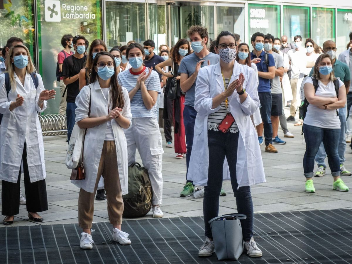 Foto: Una manifestación de residentes médicos por los derechos laborales. (Reuters)