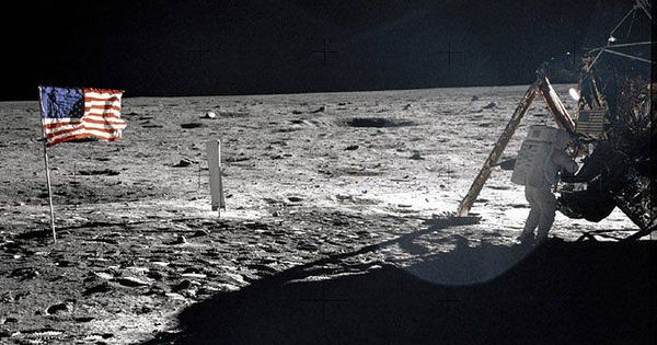 Foto: Neil Armstrong, en su llegada a la Luna a bordo del Apolo XI. (EFE)