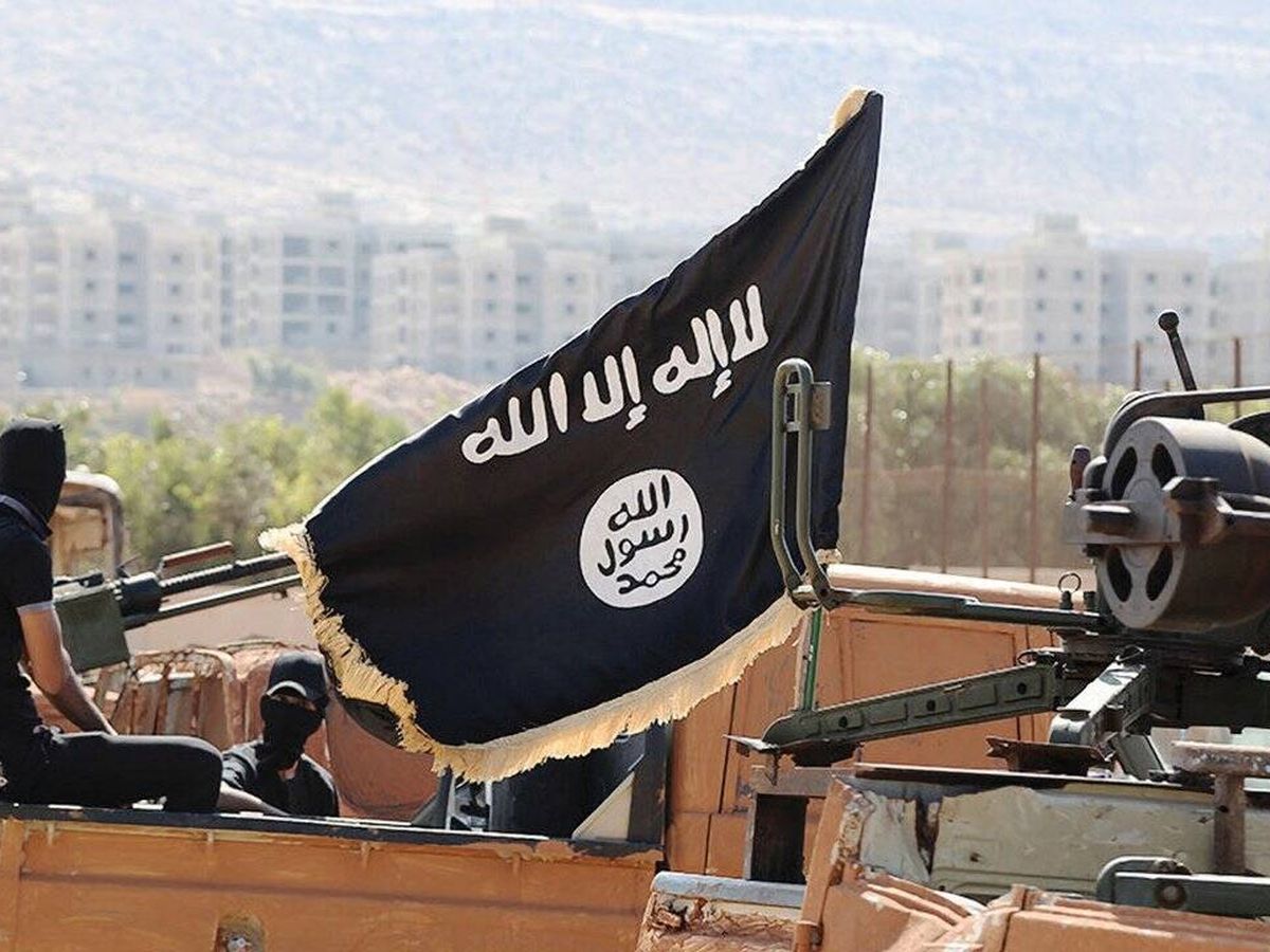 Foto: Una bandera de Estado Islámico. (Reuters/Archivo)