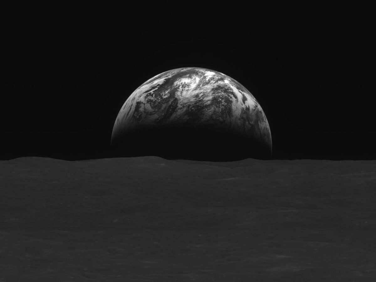 Foto: Una fotografía tomada por la sonda surcoreana Danuri (EFE/Korea Aerospace Research Institute)