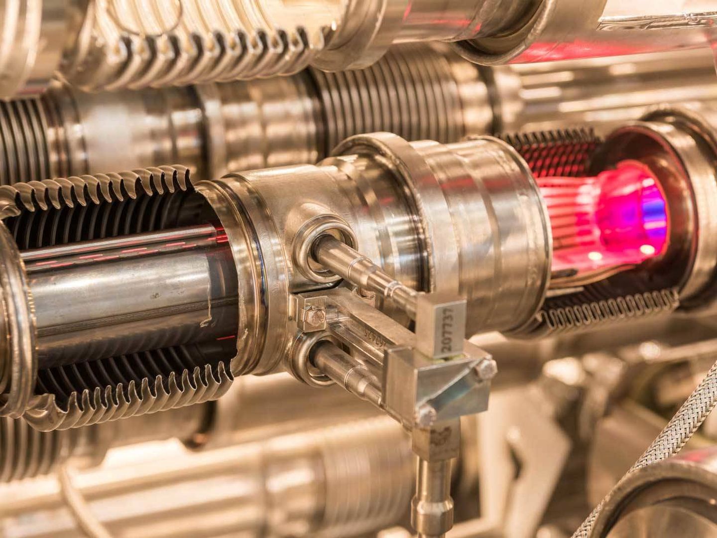 Maqueta del haz de rayos del LHC (CERN)