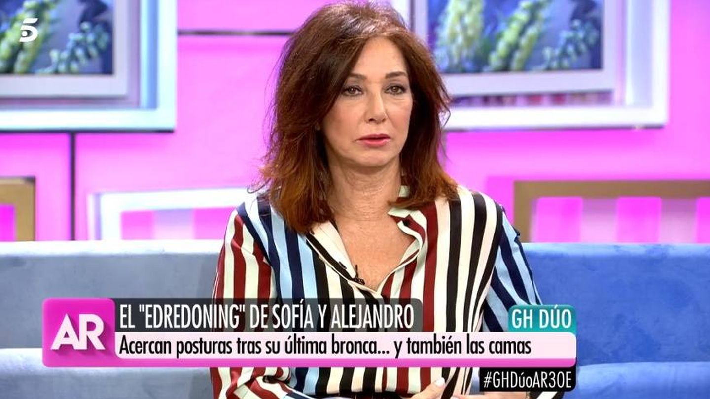 Ana Rosa Quintana se enfada por el 'edredoning' de Sofía y Alejandro. (Mediaset)