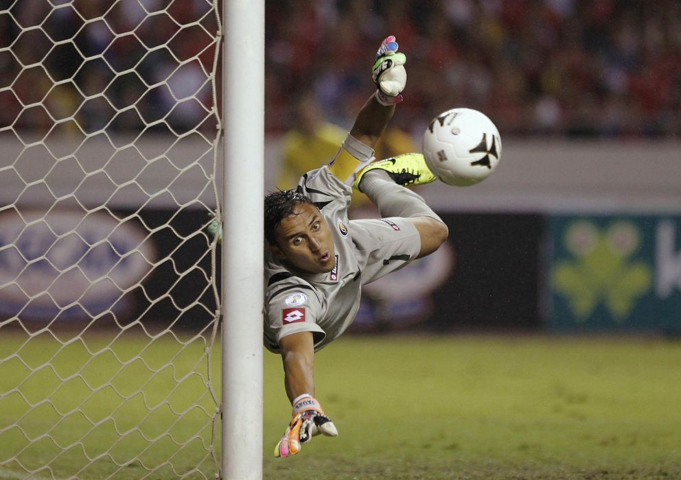Foto: Keylor Navas en acción durante un partido del Mundial (Reuters)
