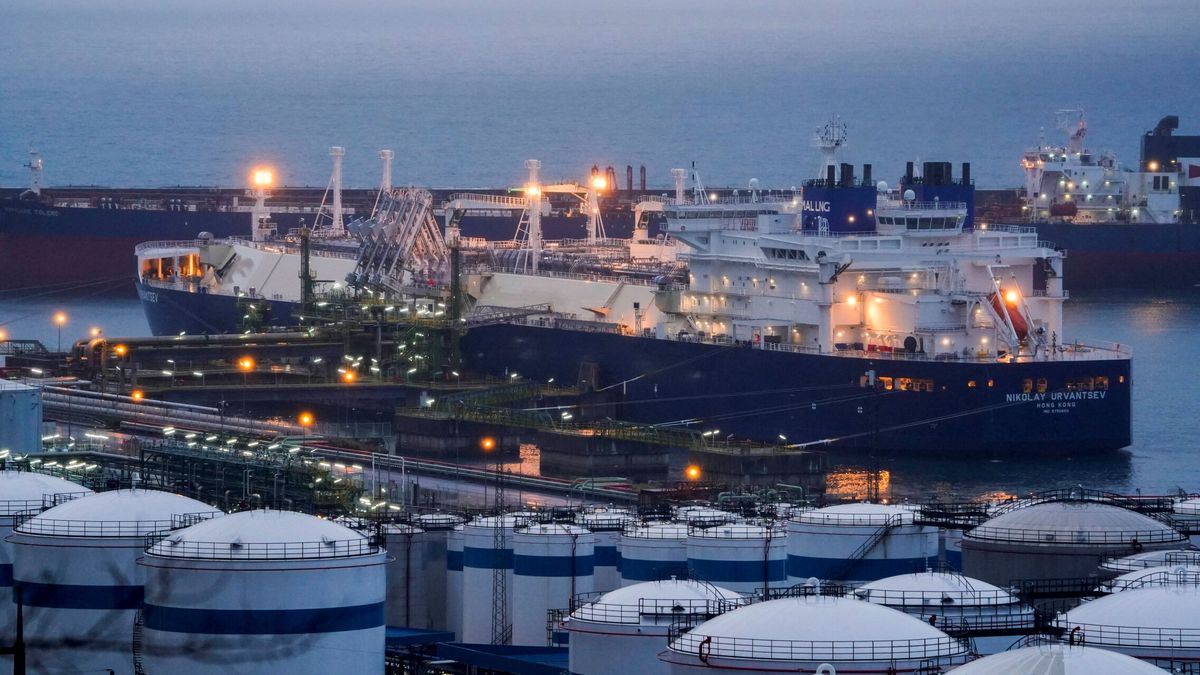 España lidera la compra de gas licuado ruso en la UE mientras Bruselas pide abandonarlo