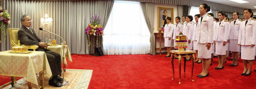 Foto: Castigo e indulto para el difamador del rey tailandés