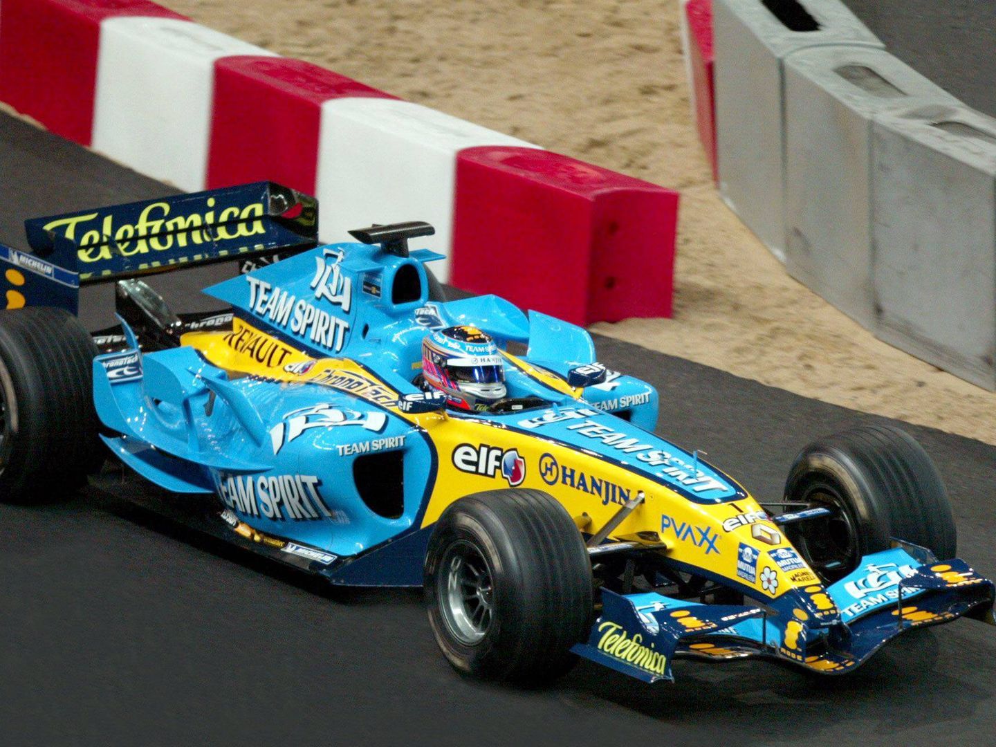 El Renault R26 con el que Fernando Alonso fue bicampeón del mundo. (Imago)