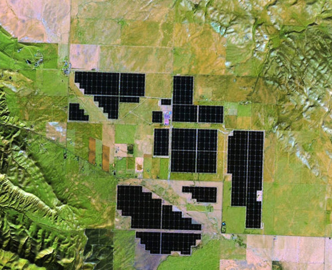 Granja solar Topaz, en California. (NASA)