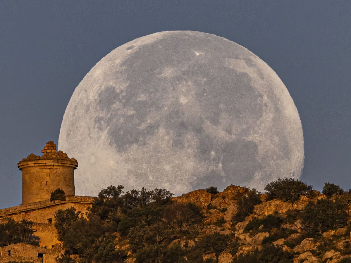 Foto: Las "superlunas" son más espectaculares que el resto de lunas llenas (EFE/Cati Cladera)