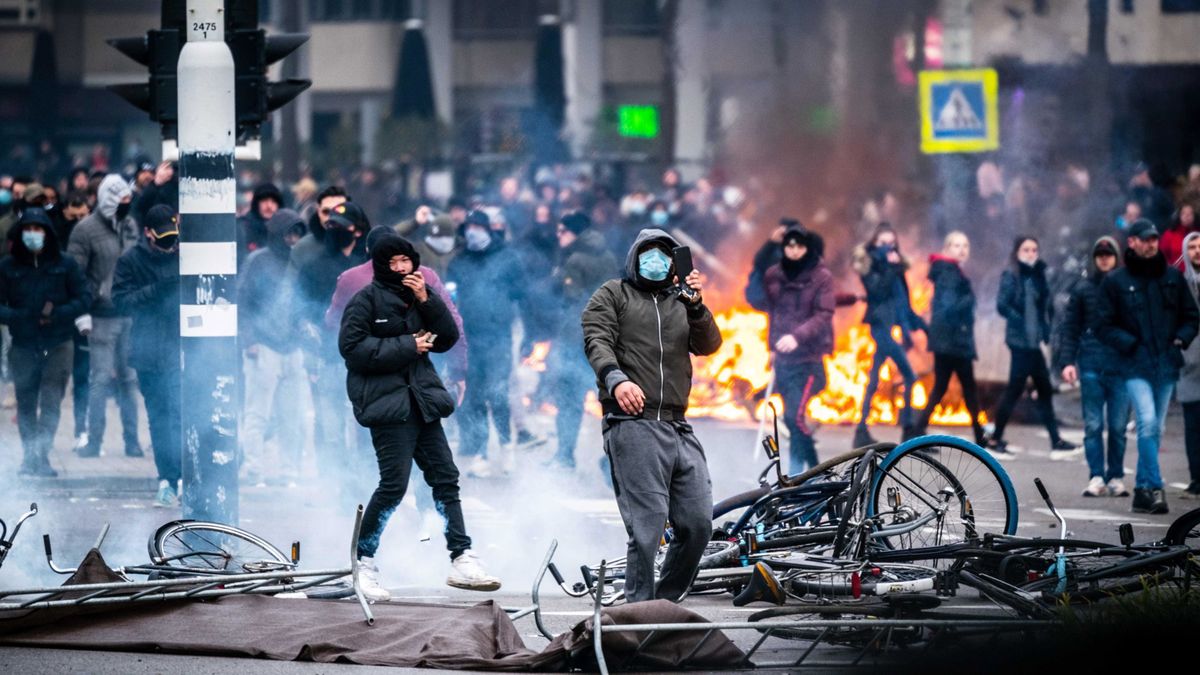 Temor en Moncloa de que lleguen a España los disturbios anticonfinamiento de Europa